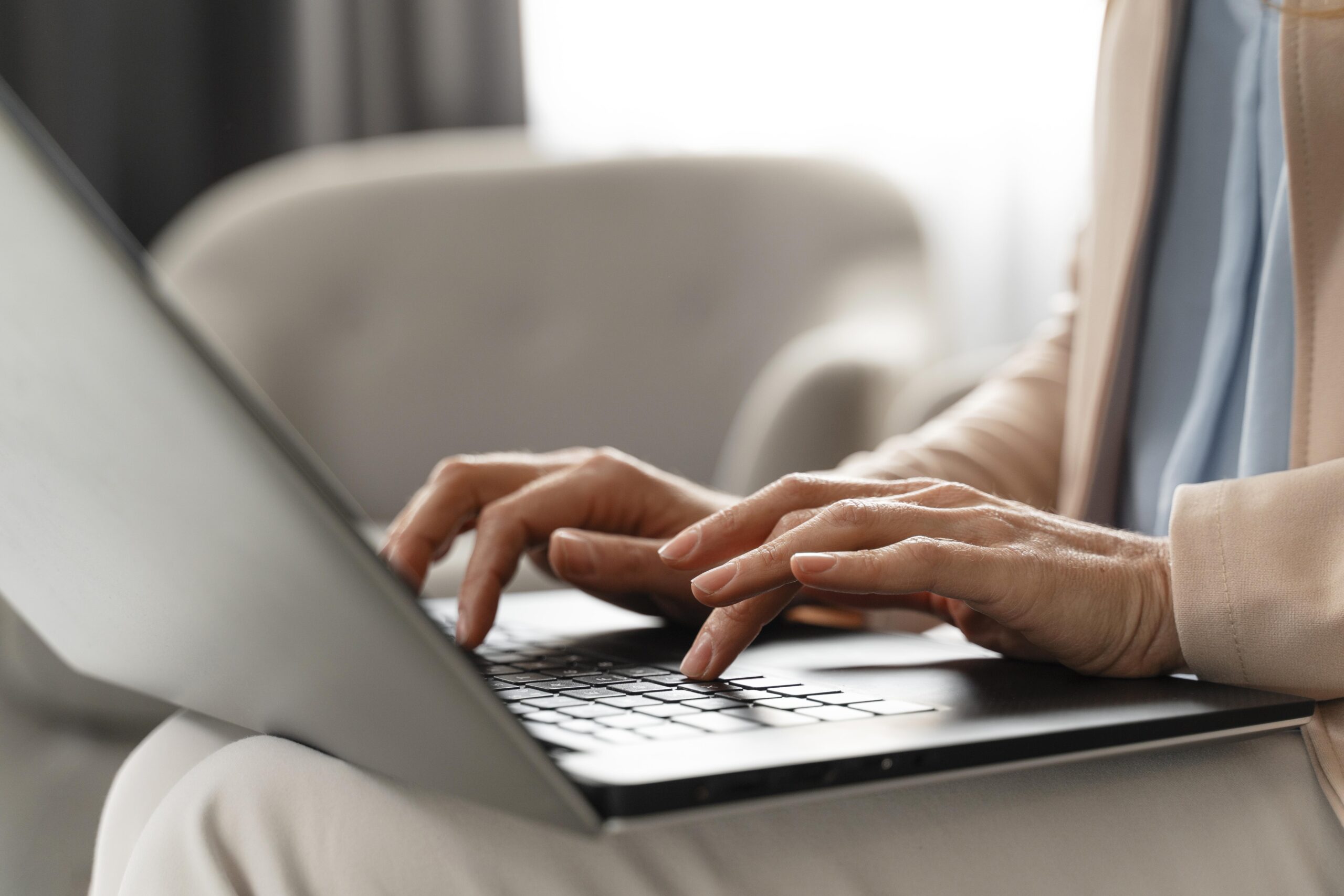 Zryly.com Internet Review – Website Purpose, Content, and User Experience